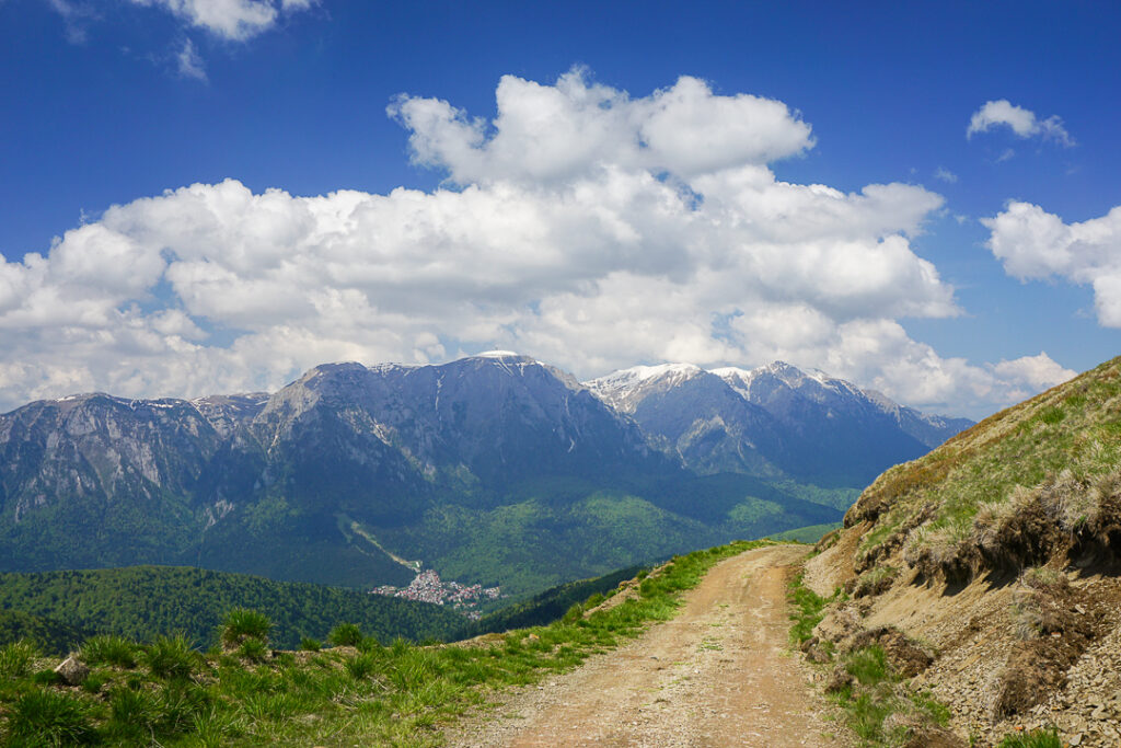 Munții Baiului, Azuga